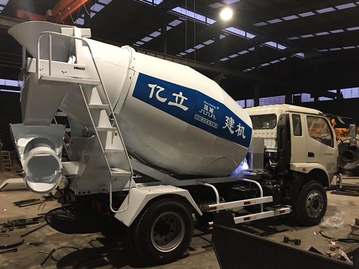 混凝土攪拌運(yùn)輸車(chē)現(xiàn)貨直供