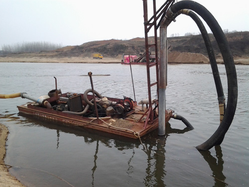 吸沙船